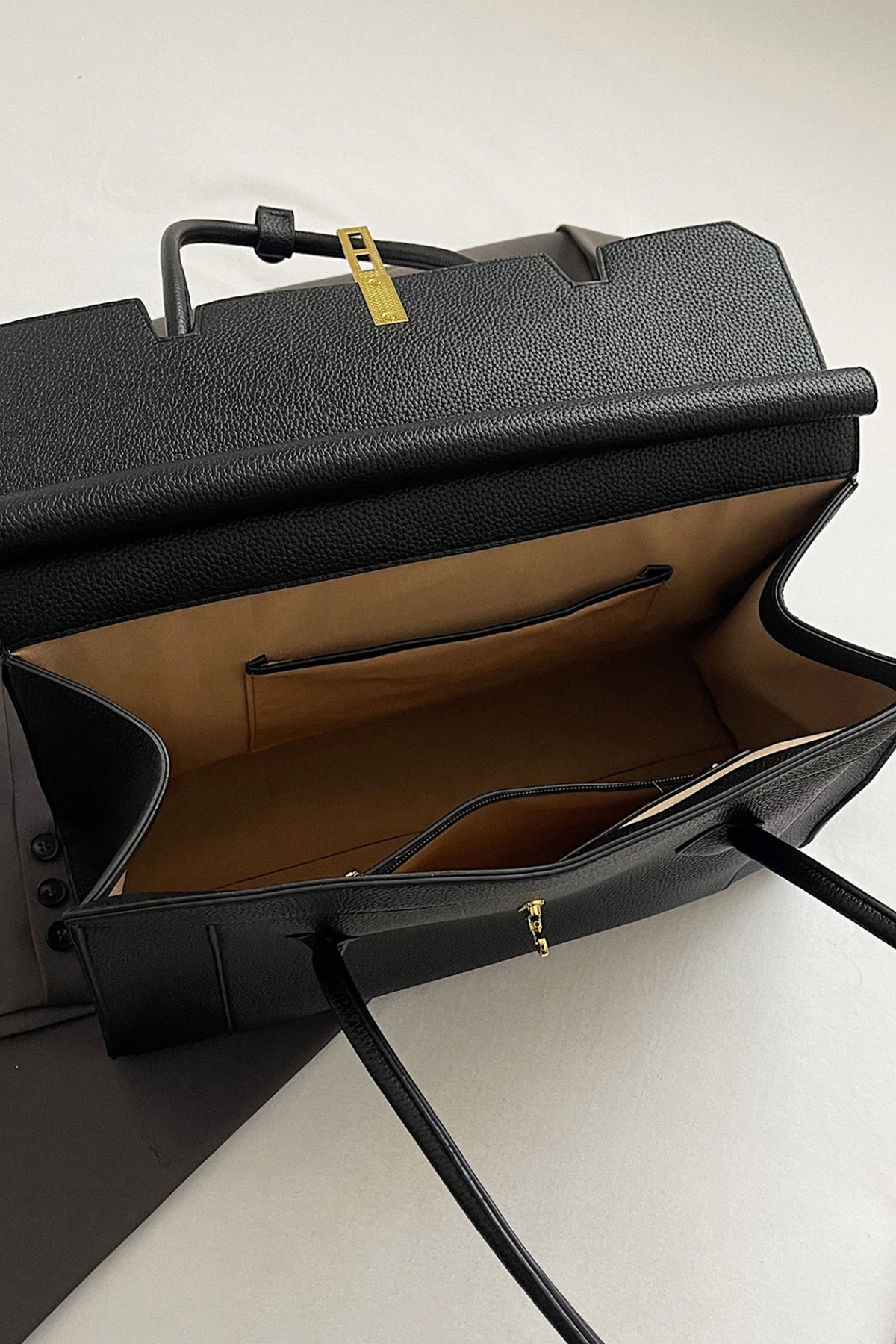 Black Solid Color Large Capacity Briefcase lining display