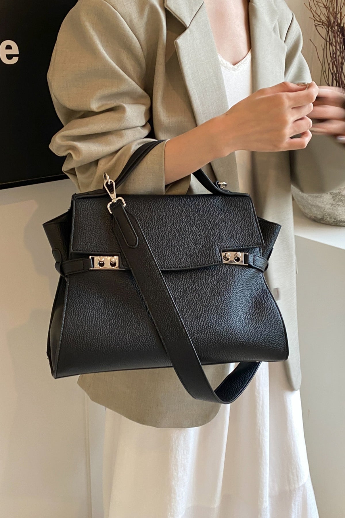 Women Black Luxury Briefcase by Macghee