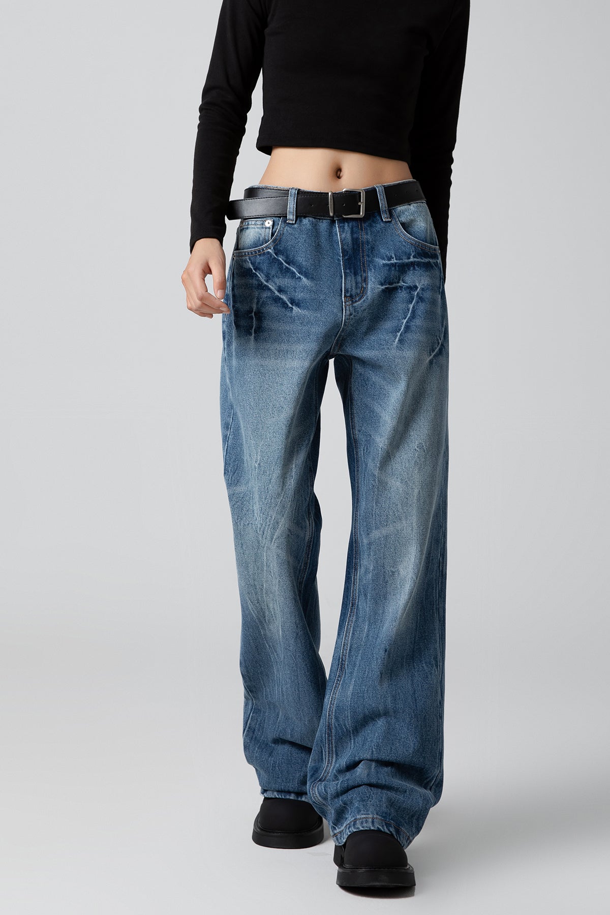 Women’s Distressed Relaxed Fit Jeans - Lightning Pattern & Heavy Wash - S-XL - Macghee