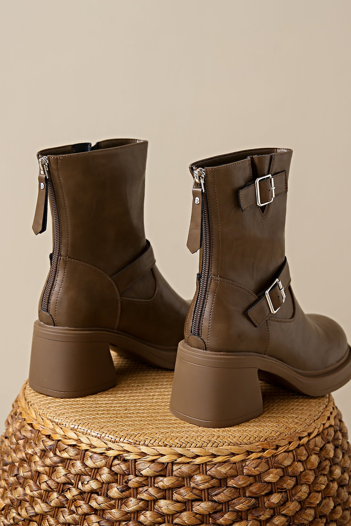 Women's light brown metal-buckle faux leather low-heeled ankle boots  